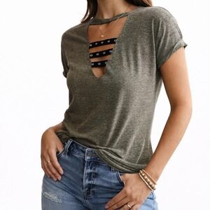 Gilded Intent Womens XL Two
Toned Grommet V-Neck Short Sleeve T-Shirt Grunge